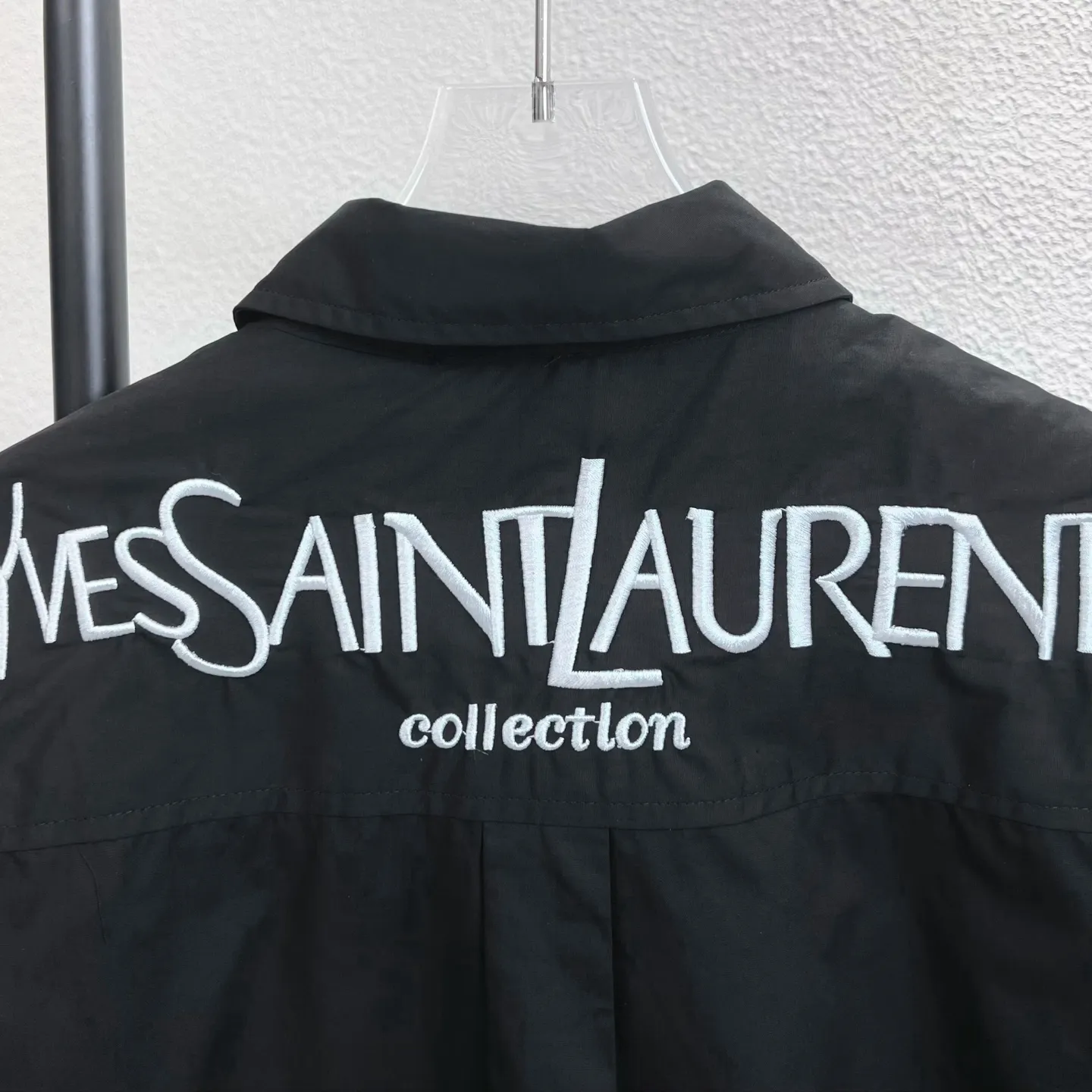 💰230 Model number The upper body is soft and comfortable, extremely delicate, and feels solid, smooth and soft. It has the characteristics of non-wrinkling fabric and an invincible feel. Perfect details. Size: S-XL